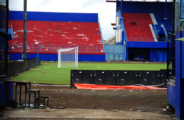 Foto - Facianın yaşandığı stat savaş alanına dönmüş!