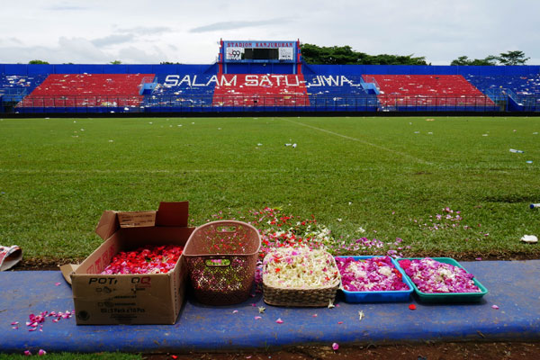 Foto - Facianın yaşandığı stat savaş alanına dönmüş!