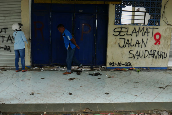 Foto - Facianın yaşandığı stat savaş alanına dönmüş!