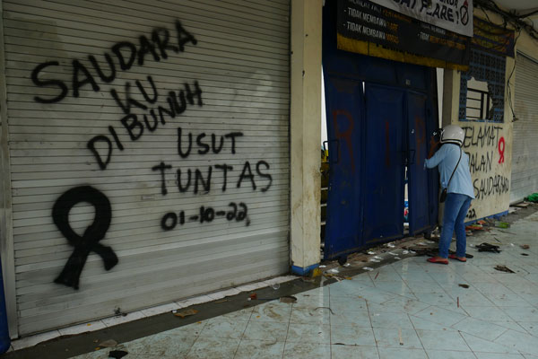 Foto - Facianın yaşandığı stat savaş alanına dönmüş!