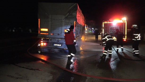 Foto - Faciaya ramak kala! Seyir halindeyken yanmaya başladı