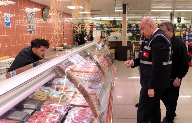 Fahiş fiyatın önüne geçiliyor! Ramazan ayı öncesi 10 ilde market denetimi!