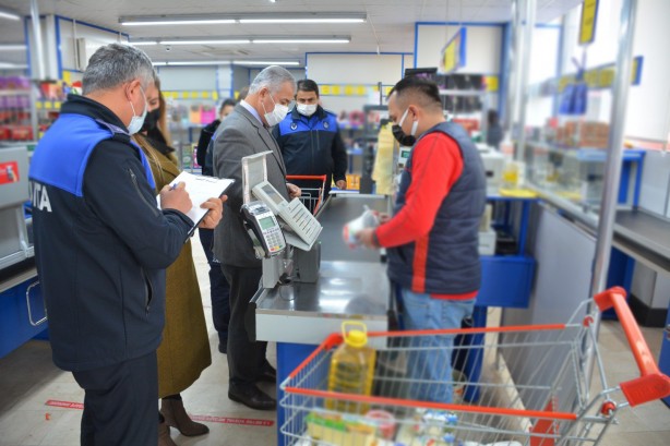 Foto - Fahiş fiyatla mücadele sürüyor! 4 markete tutanak tutuldu
