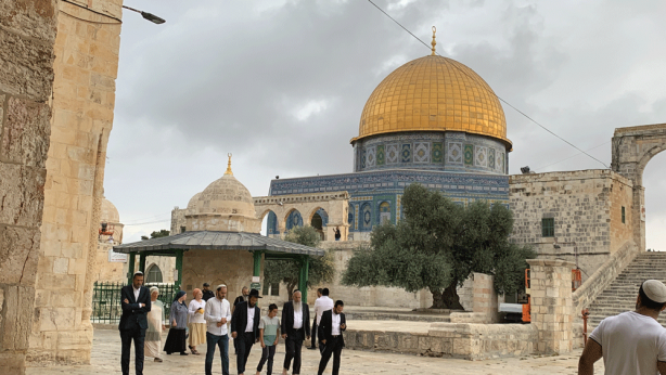 Fanatik Yahudilerden Mescid-i Aksa'ya baskın