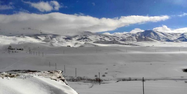 Foto - Faraşin Yaylası'nda yaşayan ailenin karla mücadelesi böyle görüntülendi