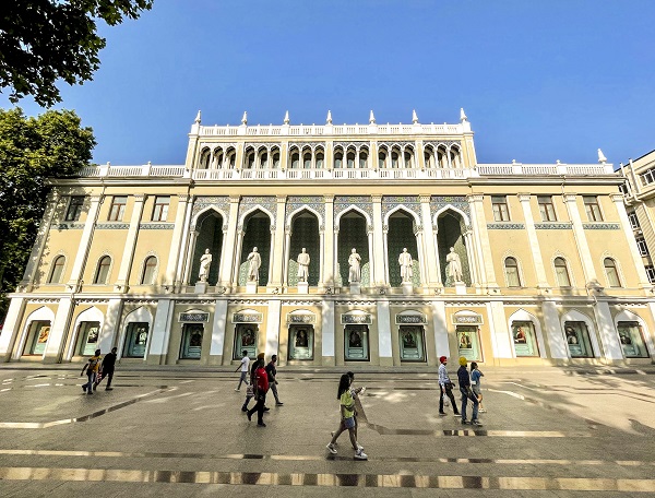Foto - Farklı mimarisiyle dikkat çeken şehir: Bakü