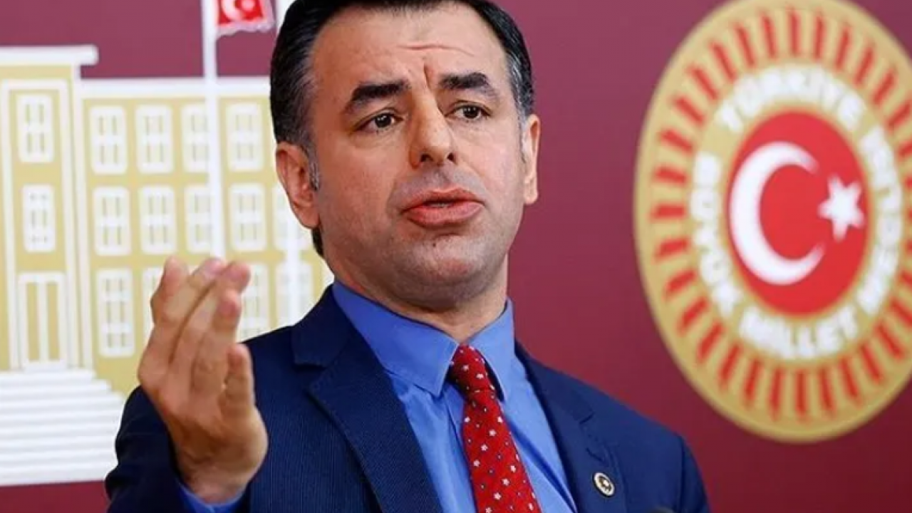 Foto - Faşist CHP! Ses çıkaran partiden atılıyor