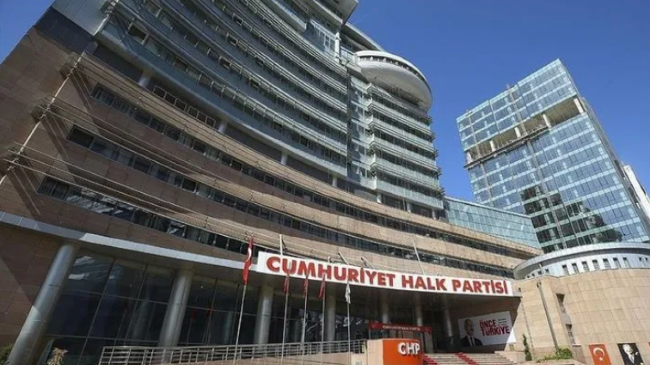 Foto - Faşist CHP! Ses çıkaran partiden atılıyor