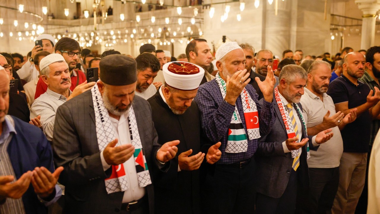 Foto - Fatih Camii’nde on binler Gazze için buluştu