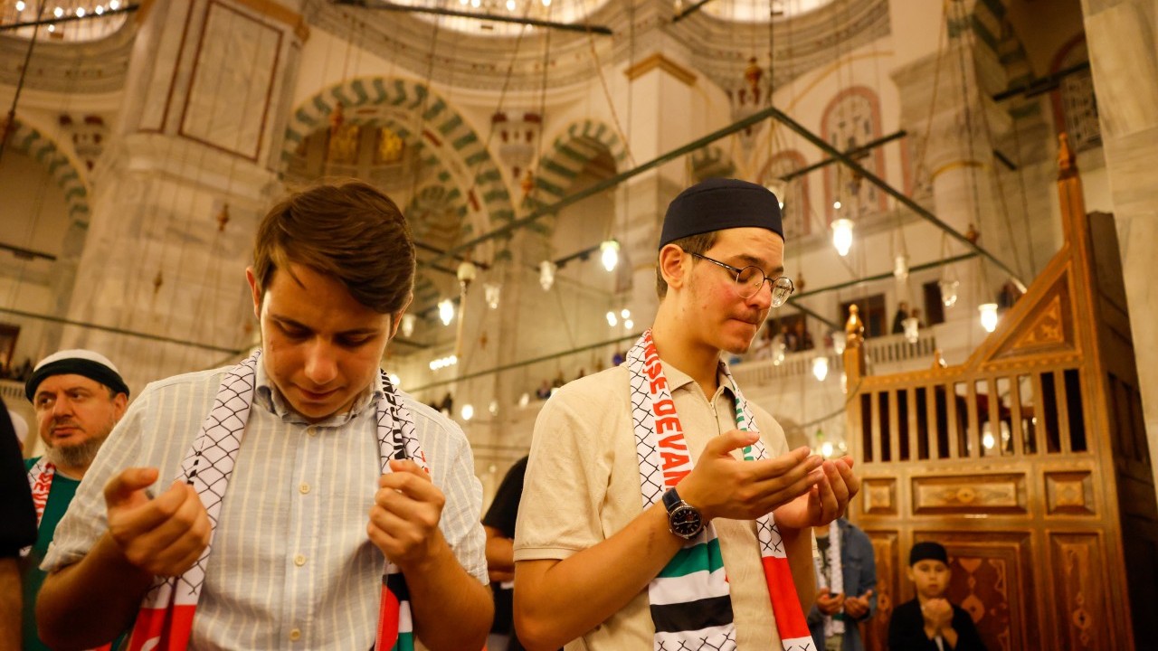 Foto - Fatih Camii’nde on binler Gazze için buluştu