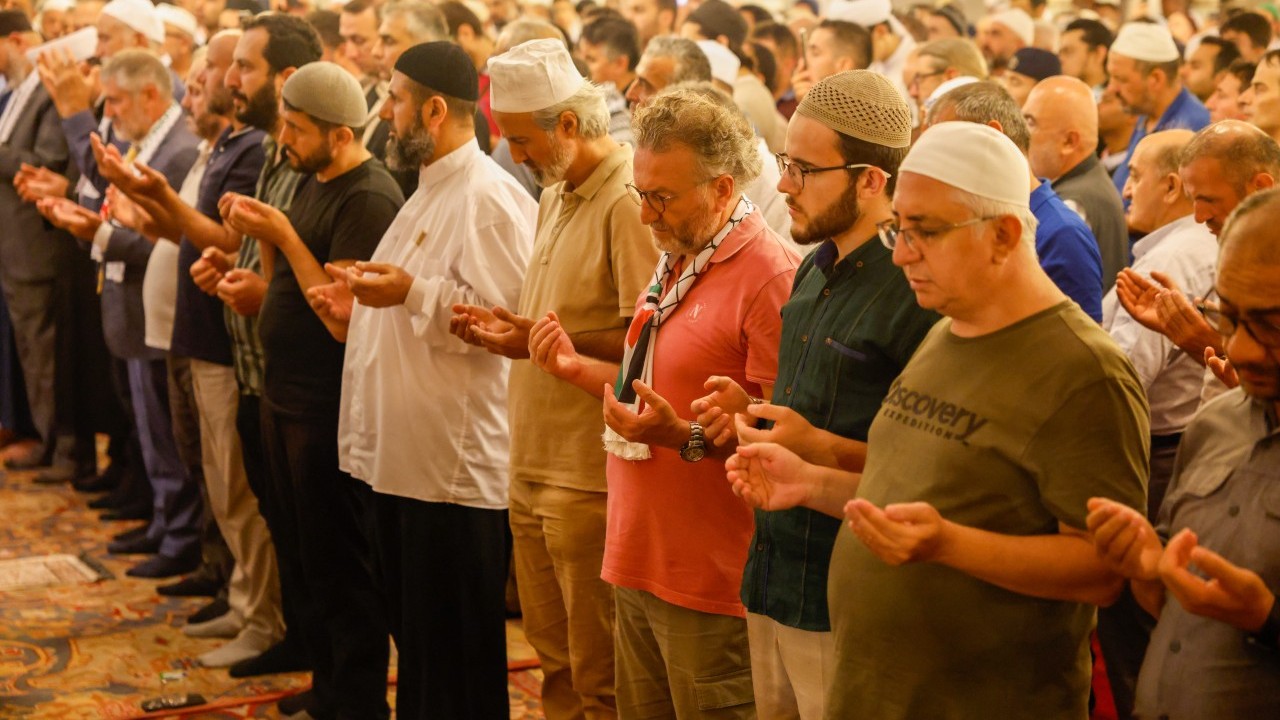 Foto - Fatih Camii’nde on binler Gazze için buluştu