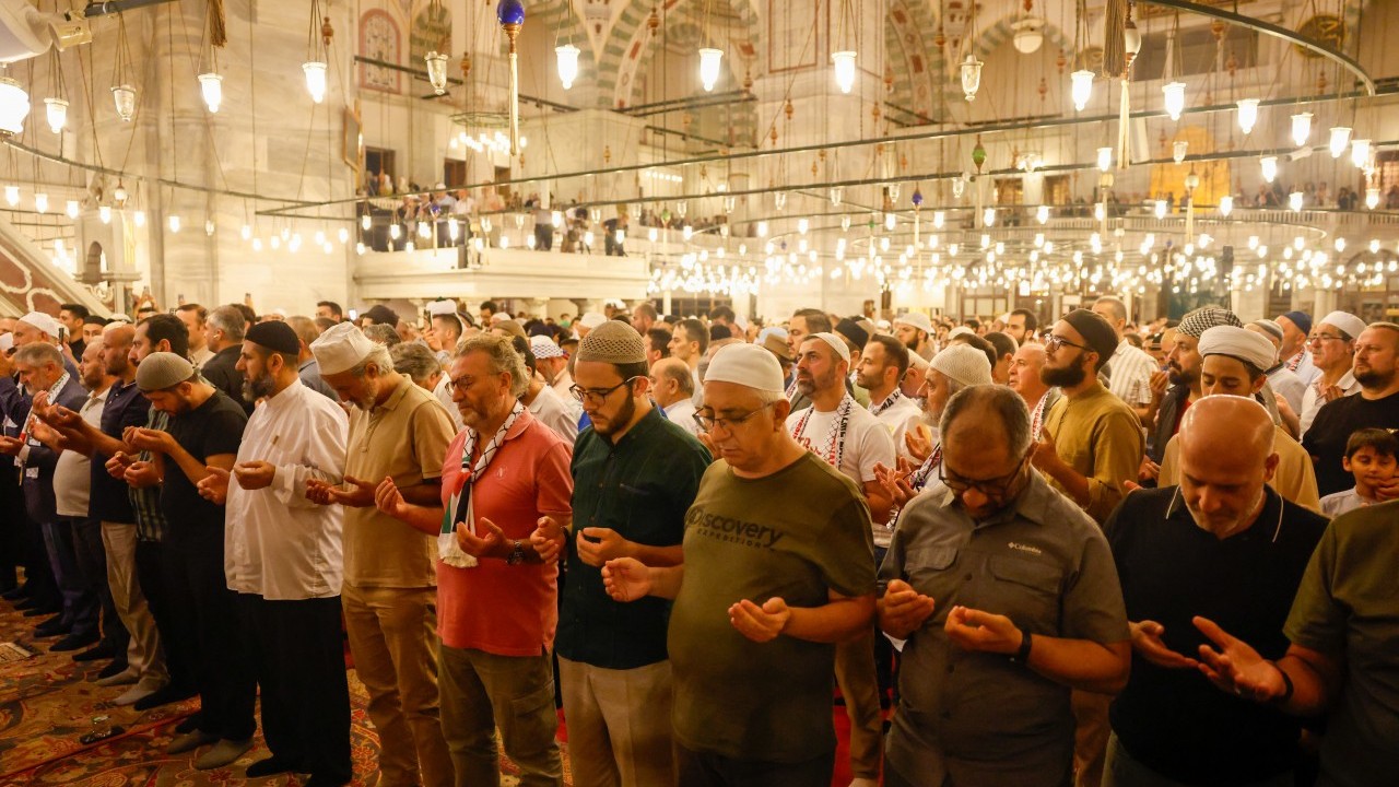 Foto - Fatih Camii’nde on binler Gazze için buluştu
