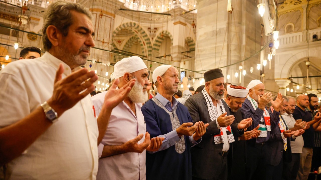 Foto - Fatih Camii’nde on binler Gazze için buluştu