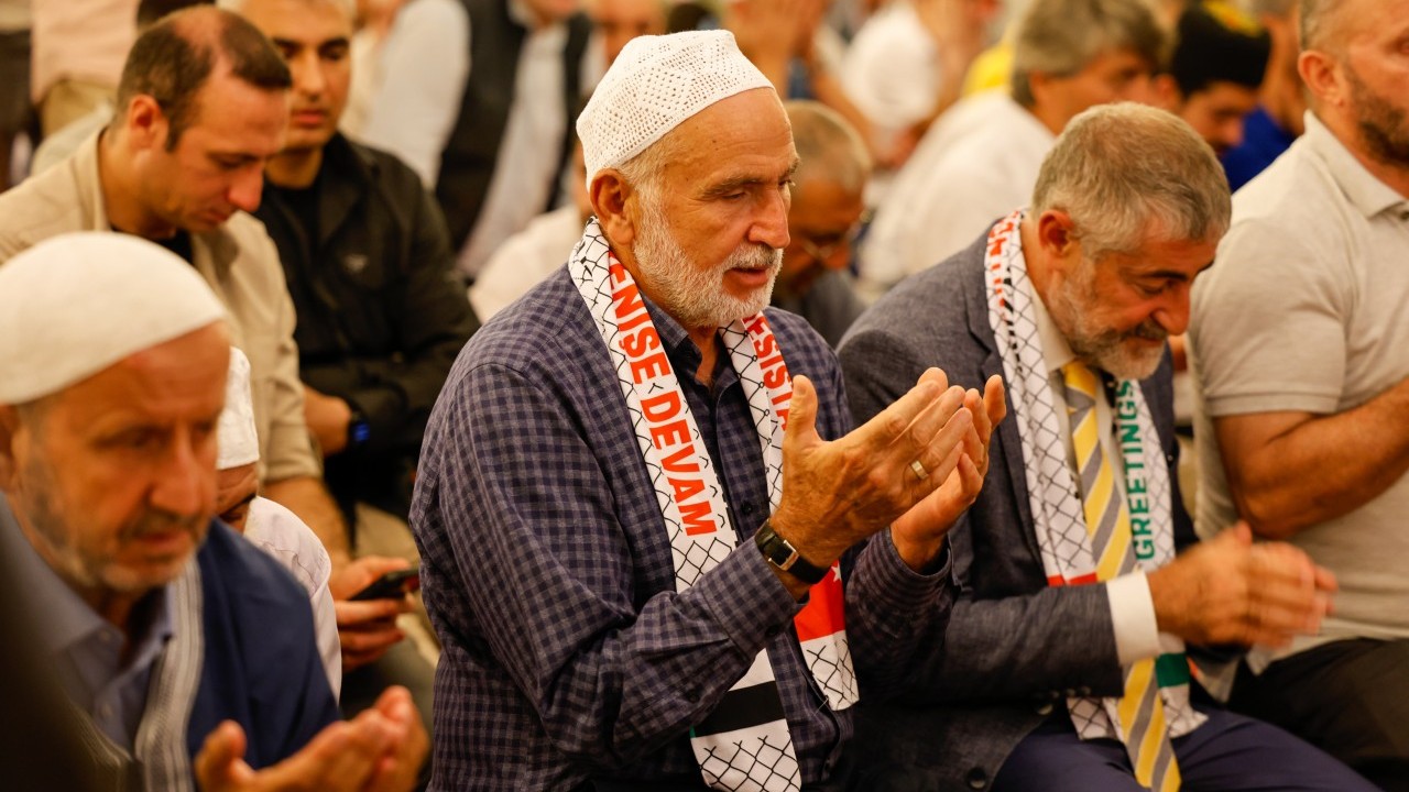 Foto - Fatih Camii’nde on binler Gazze için buluştu