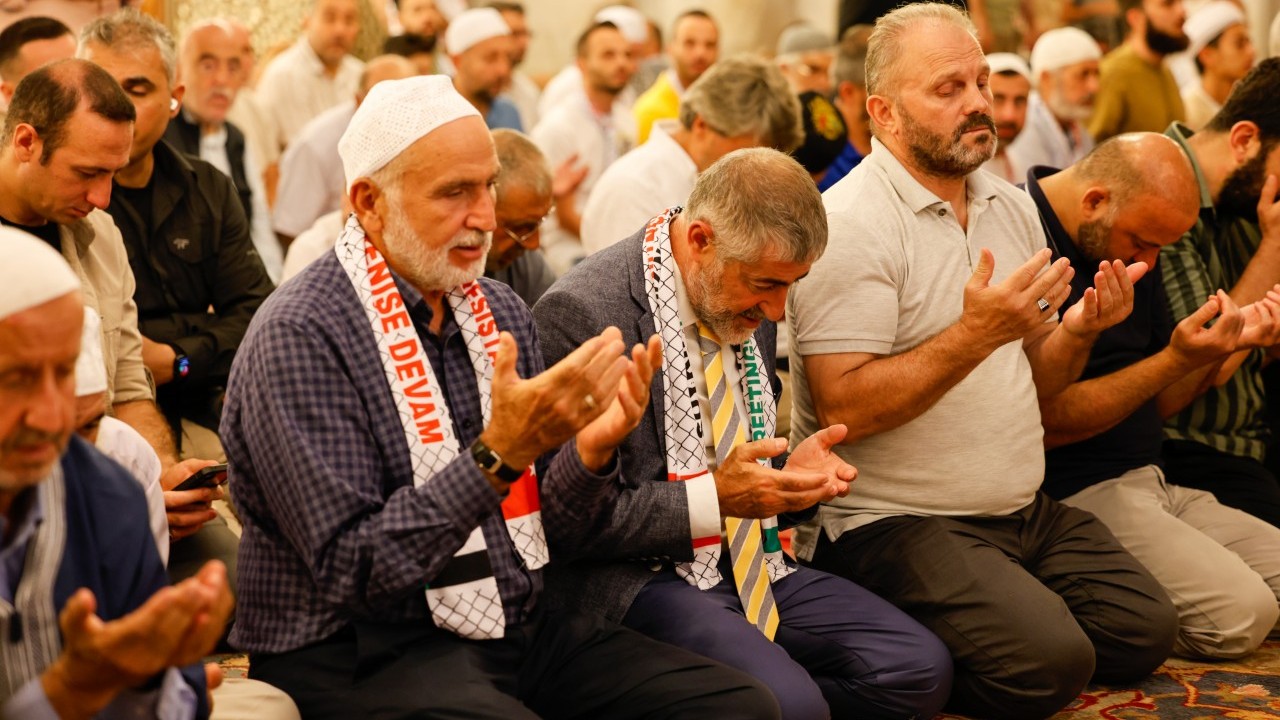 Foto - Fatih Camii’nde on binler Gazze için buluştu