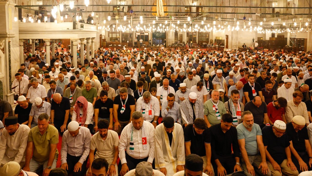 Foto - Fatih Camii’nde on binler Gazze için buluştu