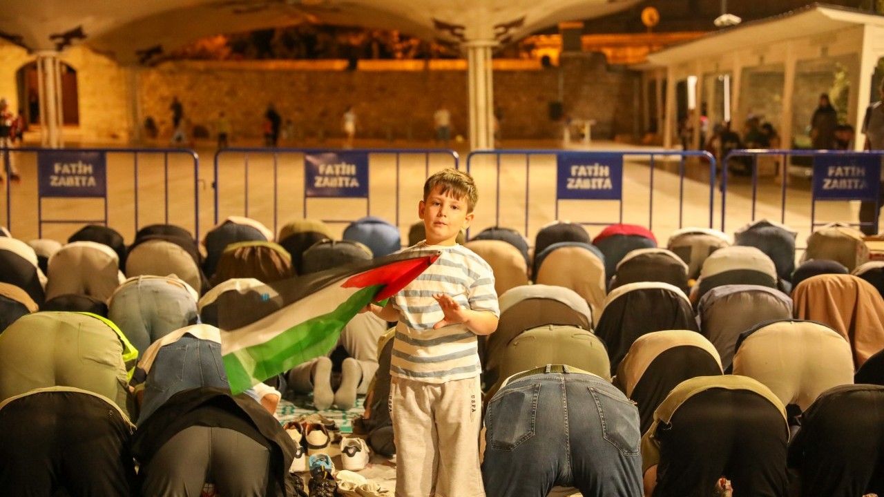 Foto - Fatih Camii’nde on binler Gazze için buluştu