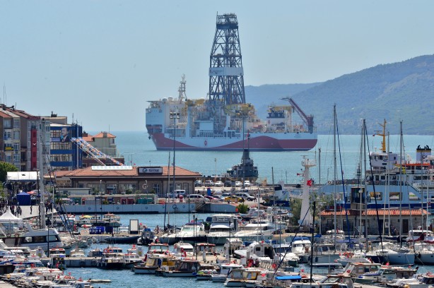 Foto - "Fatih" Çanakkale Boğazı'ndan geçti