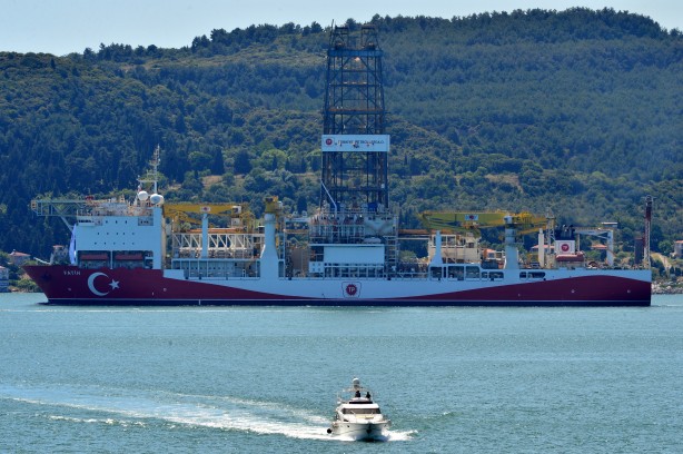 Foto - "Fatih" Çanakkale Boğazı'ndan geçti