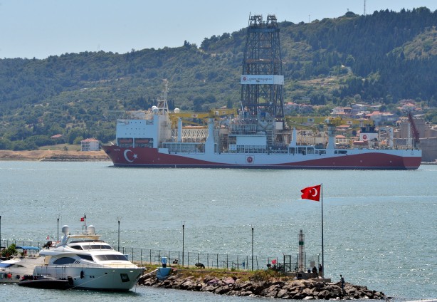 Foto - "Fatih" Çanakkale Boğazı'ndan geçti
