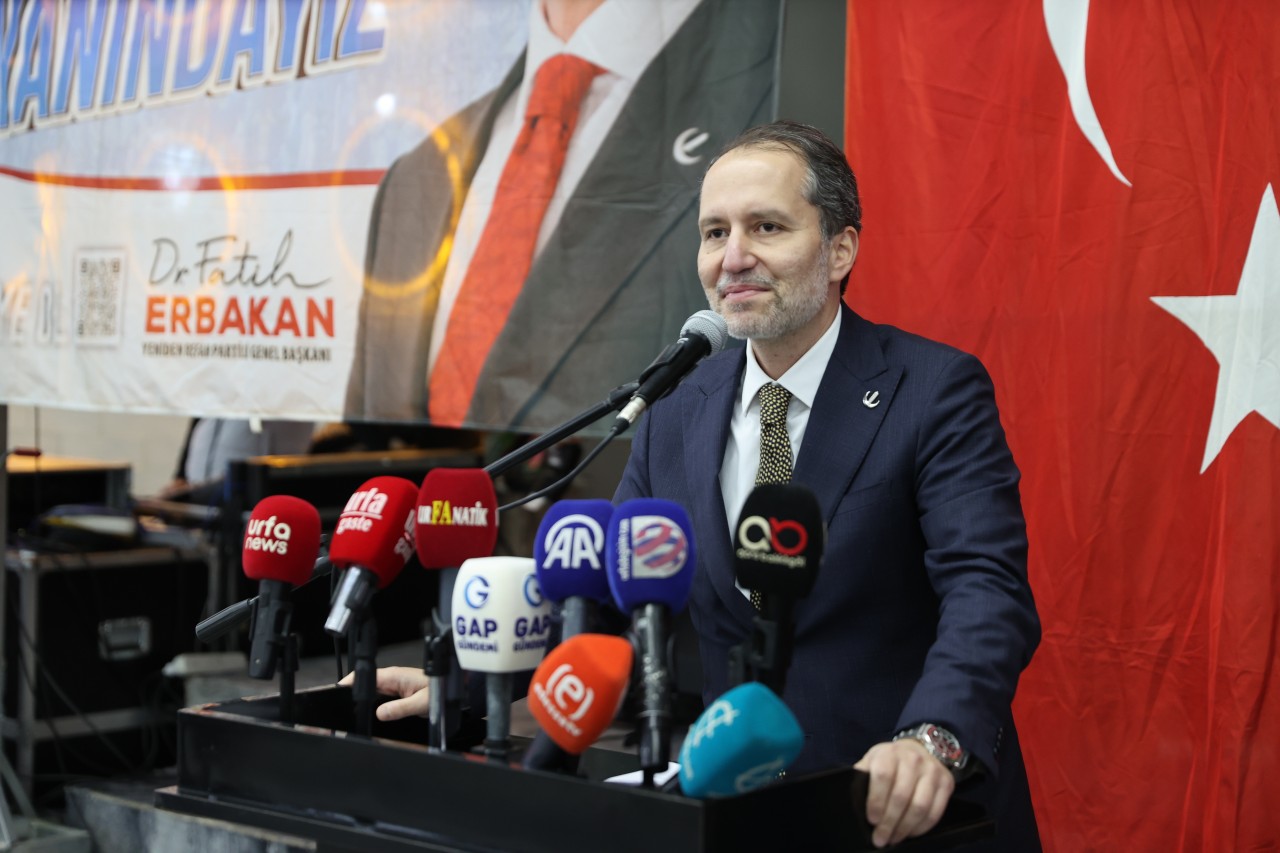 Foto - Fatih Erbakan, Ekrem İmamoğlu’nu taca attı! İBB sayfasını kapattı