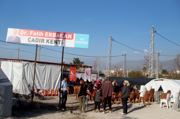 Foto - Fatih Erbakan, Hatay'da depremzedelerle bir araya geldi