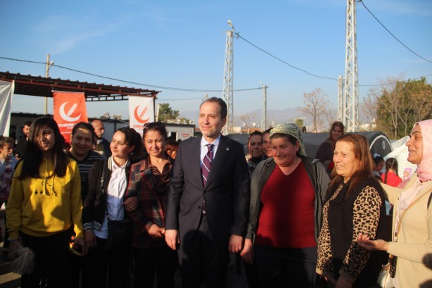 Foto - Fatih Erbakan, Hatay'da depremzedelerle bir araya geldi