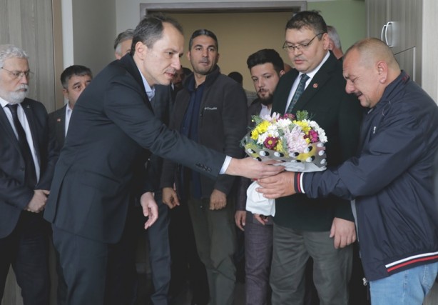 Fatih Erbakan, trafik kazasında yaralanan partilileri ziyaret etti