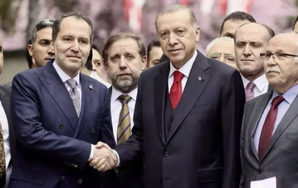 Foto - Fatih Erbakan'dan ittifak duyurusu! AK Parti ile YRP arasında sürpriz görüşme! Pazartesi açıklanacak...