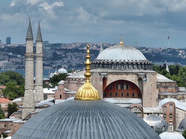 Foto - Fatih Sultan Mehmet Han’ın vasiyeti! Ayasofya ve Sultan Ahmet’te gelenek sürüyor
