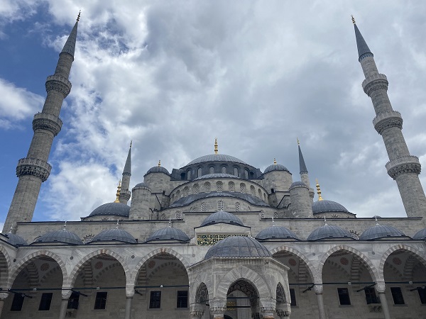 Foto - Fatih Sultan Mehmet Han’ın vasiyeti! Ayasofya ve Sultan Ahmet’te gelenek sürüyor