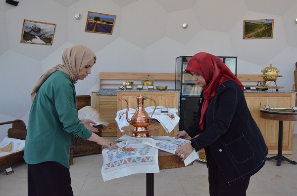 Foto - Fatih Sultan Mehmet'in eşine ait | Bakın padişah eşinin çeyizi nasıl oluyormuş!