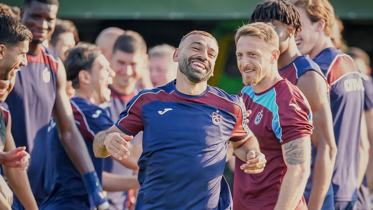 Fatih Tekke ile görüştü! Muhammed Salah Trabzonspor’la ilk antrenmanına çıktı