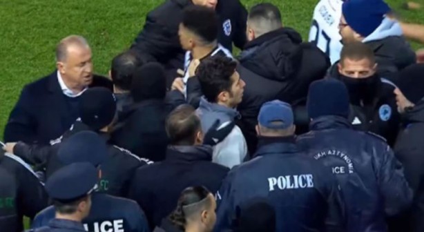 Foto - Fatih Terim ve Lucescu'nun oğlu karşı karşıya geldi! Polis ayırdı