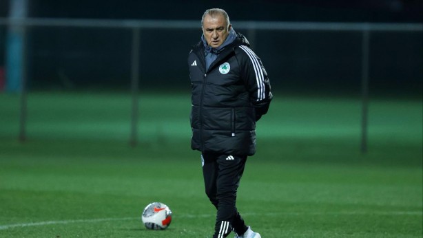 Fatih Terim Yunanistan'ı karıştırdı! 'Bir p..i takımın başına nasıl getirirsin' diyerek birbirlerine girdiler