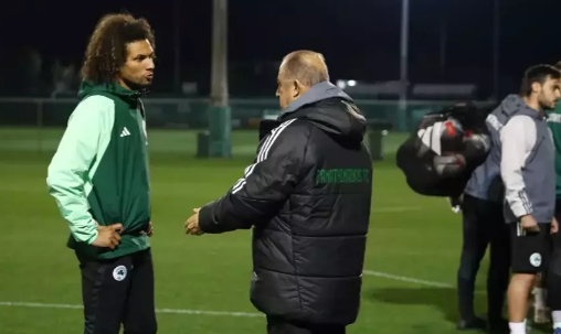 Foto - Fatih Terim Yunanistan'ı karıştırdı! 'Bir p..i takımın başına nasıl getirirsin' diyerek birbirlerine girdiler