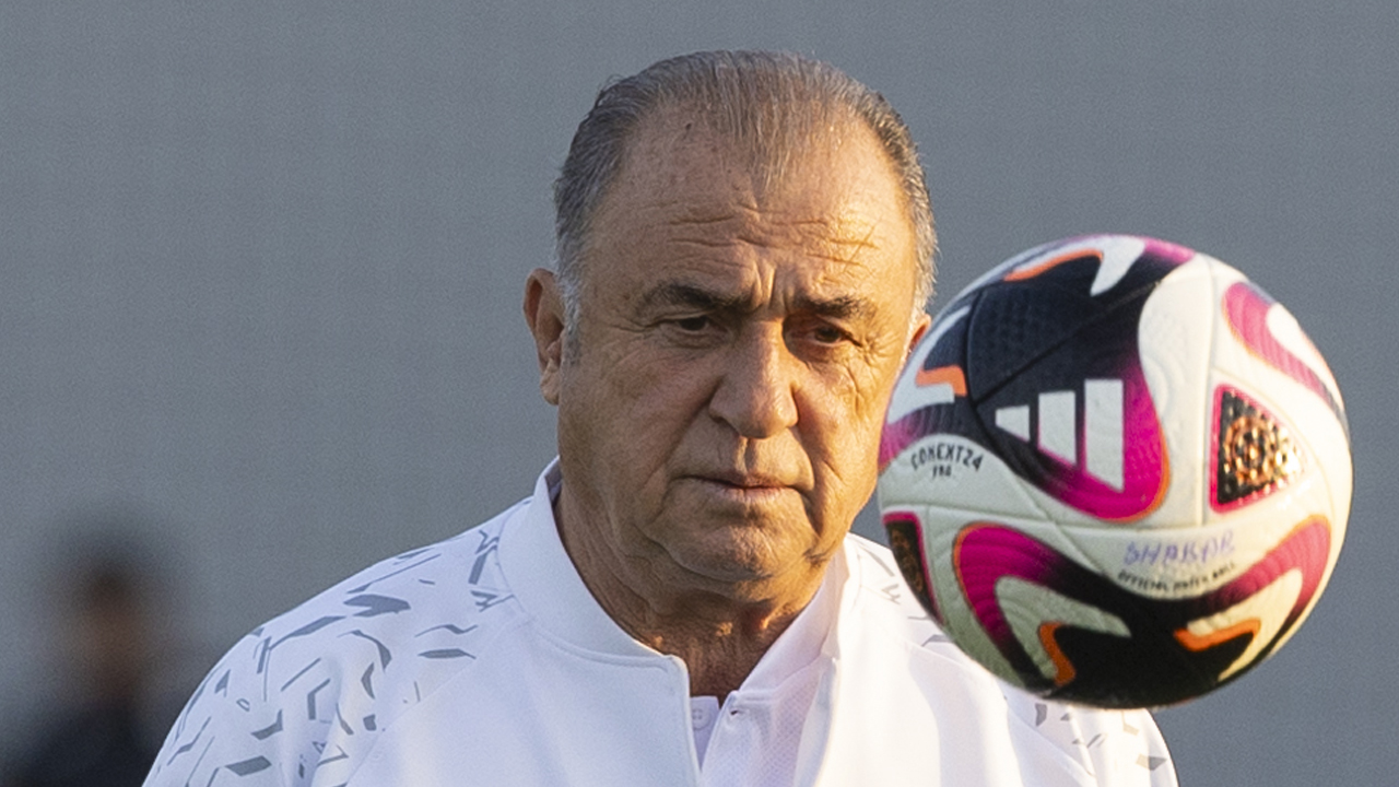 Foto - Fatih Terim'in Ronaldo'ya isyanı! Sosyal medya ayağa kalktı: Fatih Terim fabrika ayaralarına döndü…