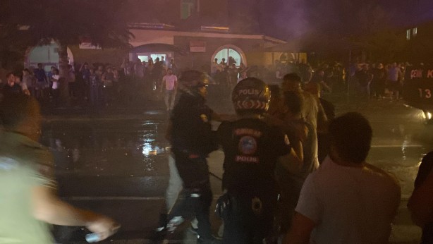 Foto - Fatih Tezcan'dan Suriyeli paylaşımı: Bu şerefsizliği bir Türk yapsa bütün Türklerin dükkanları yakılacak mıydı? 