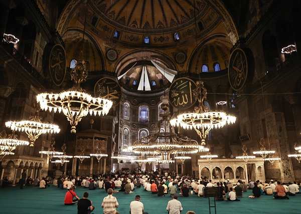 Foto - Fatih'in emaneti Ayasofya'nın ibadete açılmasının üzerinden tam bir yıl geçti