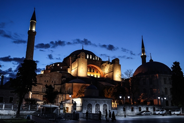 Foto - Fatih'in emaneti Ayasofya'nın ibadete açılmasının üzerinden tam bir yıl geçti