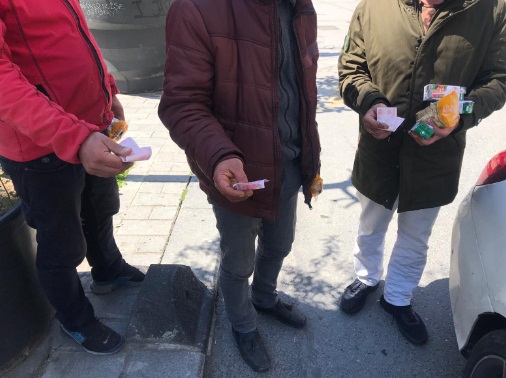 Foto - Fatih'in Torunları Derneğinden sokakta kalanlara destek