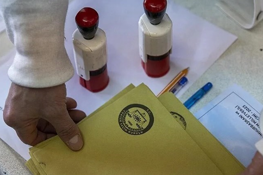 Foto - Fatih'te "AK Parti kaybetsin" diye adaylarını geri çektiler! CHP'ye destek verecekler