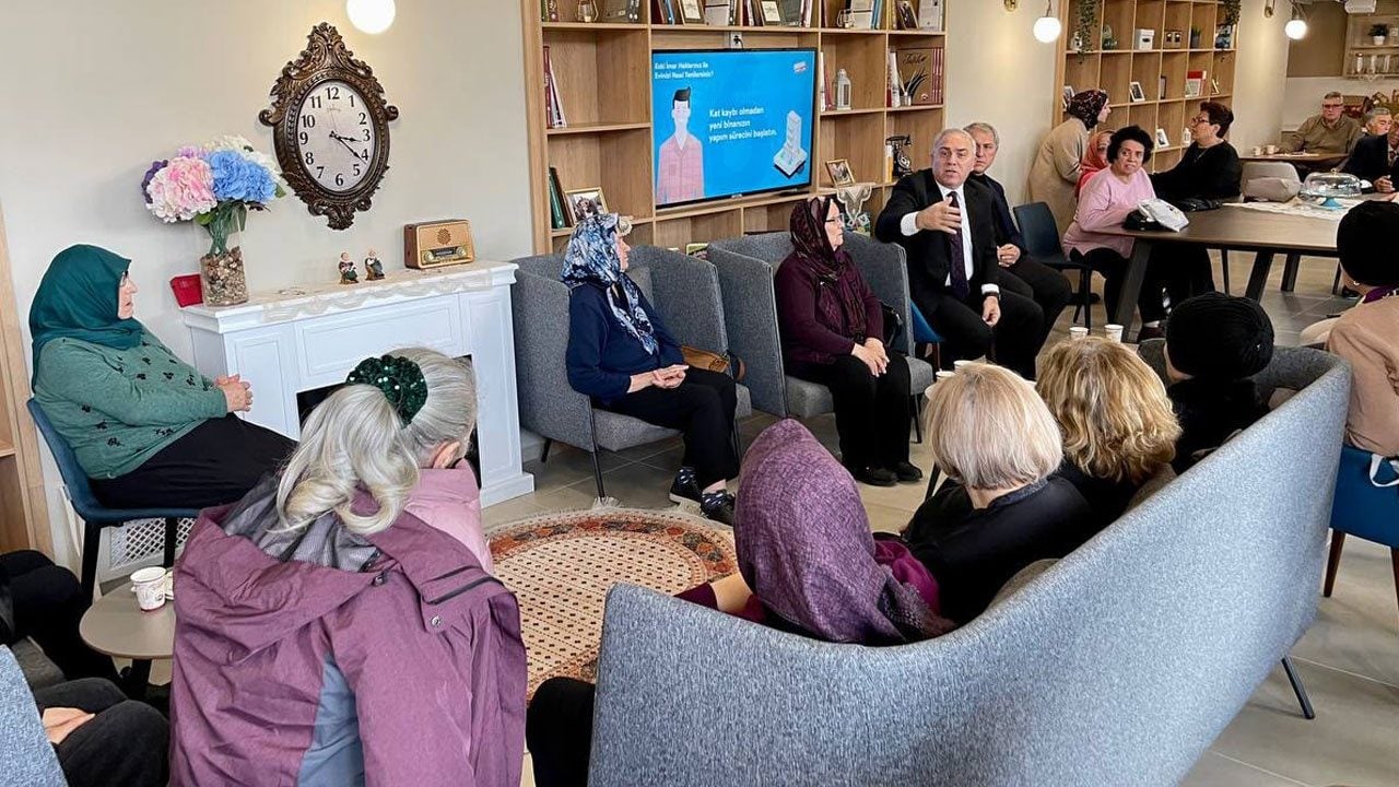 Foto - Fatih’te büyüklerin buluşma noktası! Kuşaklar arası dayanışmanın merkezi: Yadigâr Kahvesi