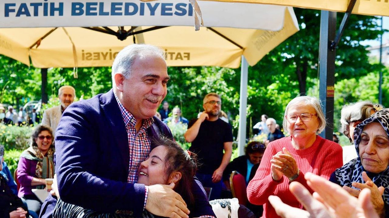 Fatih’te büyüklerin buluşma noktası! Kuşaklar arası dayanışmanın merkezi: Yadigâr Kahvesi