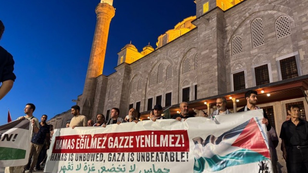 Foto - Fatih'te Gazze için yürüyüş ve kunut: İşgal planlarınız bozguna uğrayacak!