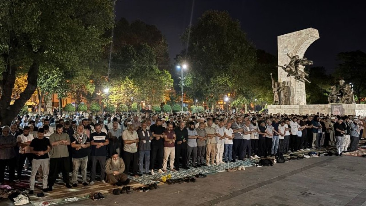 Foto - Fatih'te Gazze için yürüyüş ve kunut: İşgal planlarınız bozguna uğrayacak!