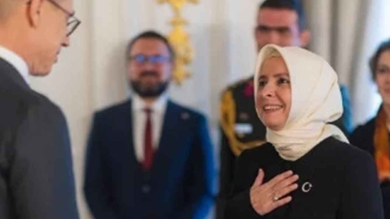 Foto - Fatma Betül Sayan Kaya'nın kardeşi yeni görevine başladı
