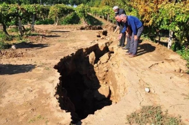 Foto - Fay hattında korkutan görüntü: Yer yarıldı!