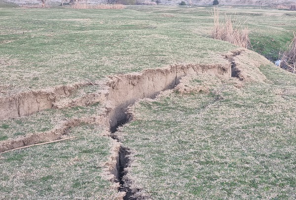 Foto - Fay kırıkları görüntülendi! Deprem bölgesinden korkutan tablo