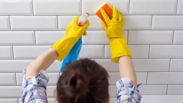 Foto - Fayans temizlemenin basit yolu! Derz aralarını tertemiz yapan karışım...